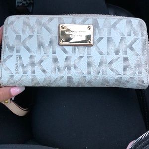 Michael Kors wristlet Wallet